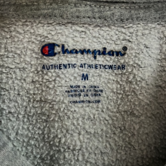 BIG KIDS' Champion FRENCH TERRY SWEATSHIRT, CLASSIC SCRIPT in Heather Gray. - Picture 8 of 8